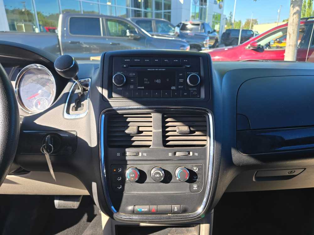 Thumbnail: 2015 Dodge Grand Caravan - 12