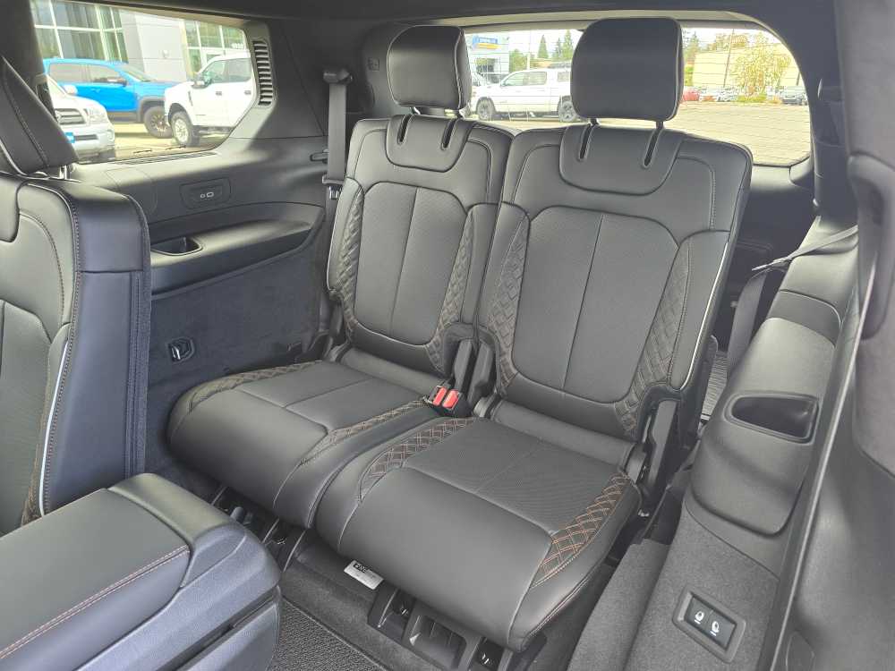 Thumbnail: 2025 Jeep Grand Cherokee L - 17