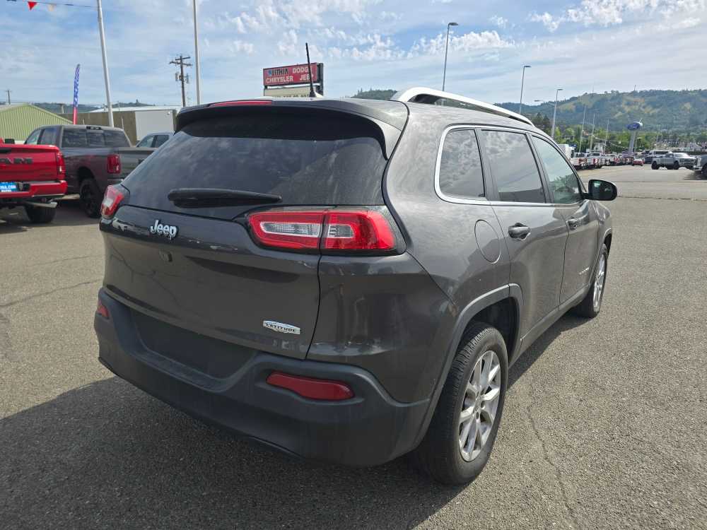 Thumbnail: 2018 Jeep Cherokee - 3