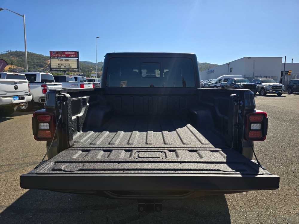 Thumbnail: 2025 Jeep Gladiator - 19