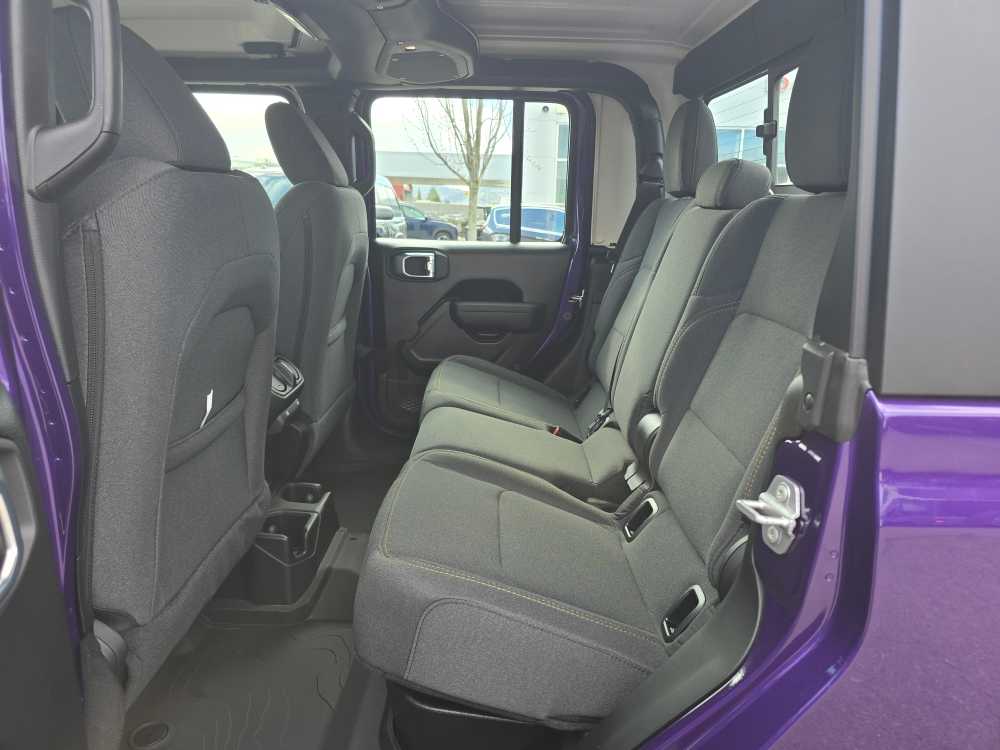 Thumbnail: 2026 Jeep Gladiator - 16