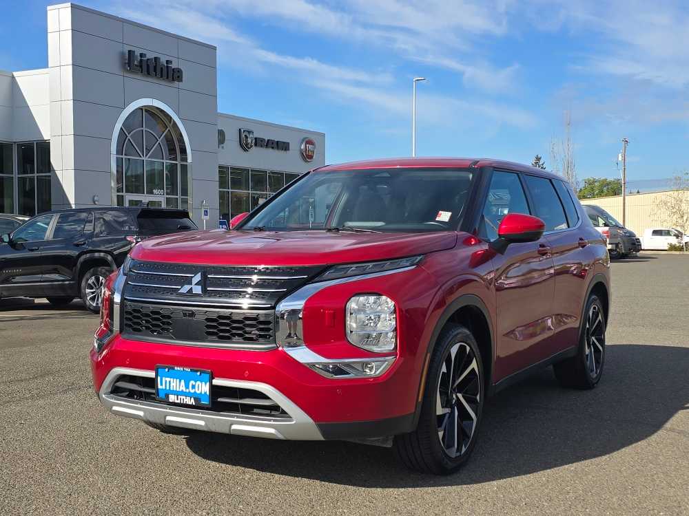 Thumbnail: 2024 Mitsubishi Outlander - 1