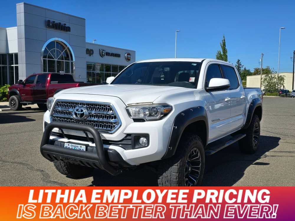 Thumbnail: 2016 Toyota Tacoma - 1