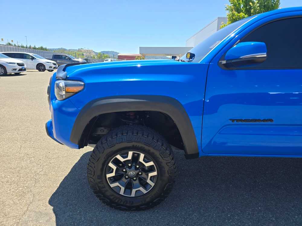 Thumbnail: 2020 Toyota Tacoma - 17