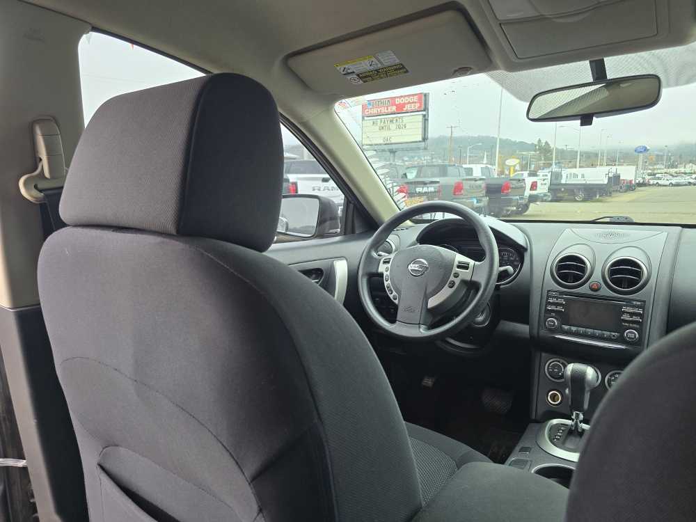 Thumbnail: 2015 Nissan Rogue - 10