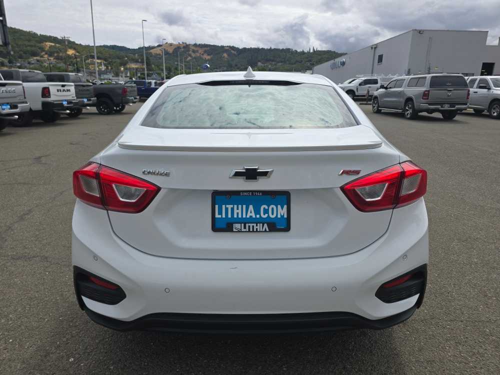 Thumbnail: 2019 Chevrolet Cruze - 3