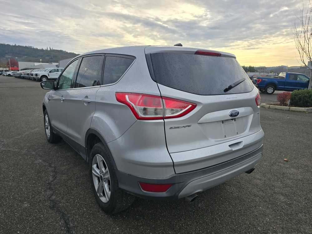 2016 Ford Escape SE photo 2