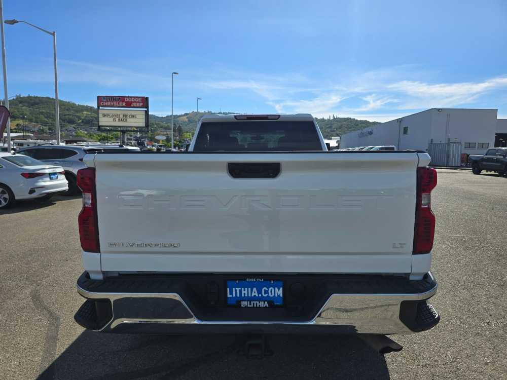 Thumbnail: 2022 Chevrolet Silverado 3500 - 4