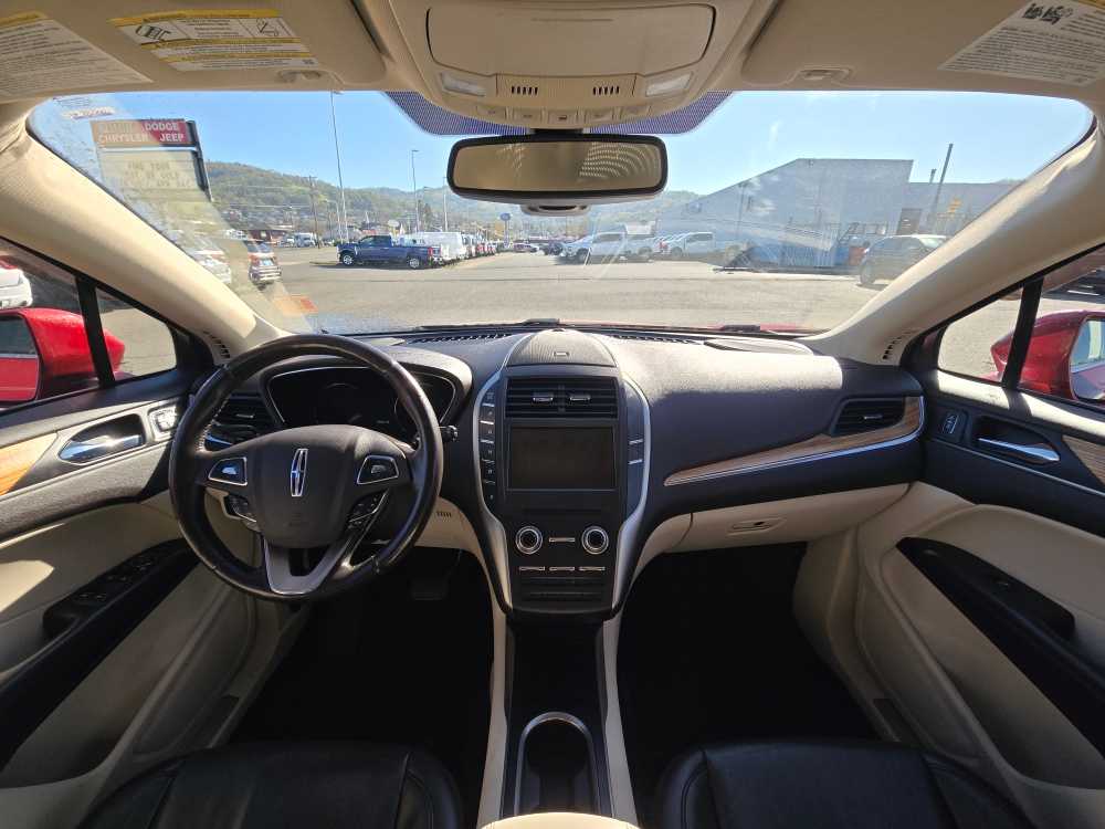 Thumbnail: 2016 Lincoln MKC - 15