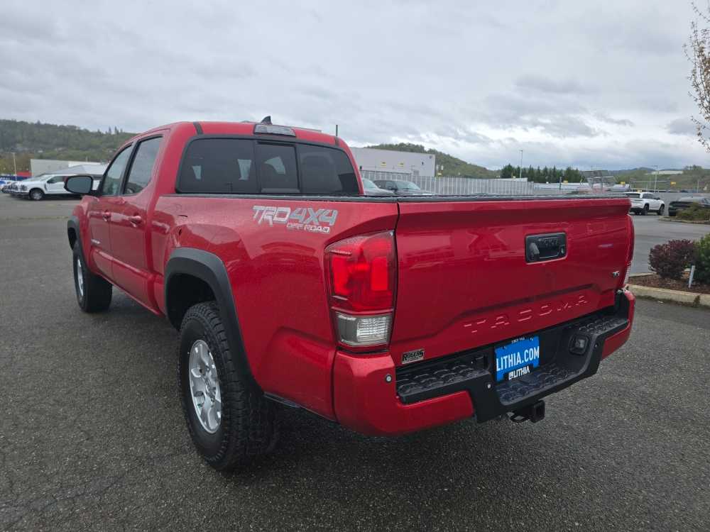 Thumbnail: 2016 Toyota Tacoma - 3