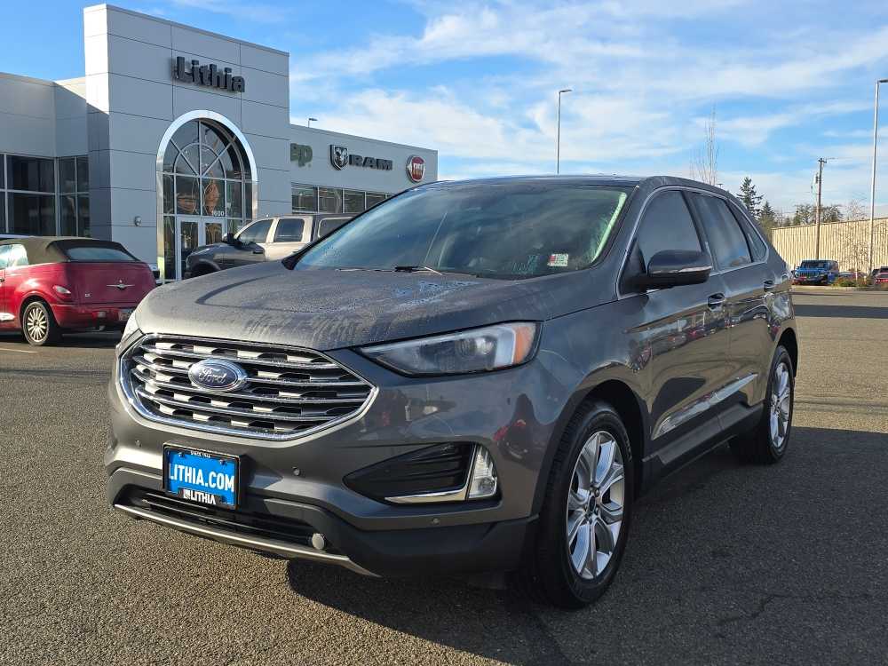2022 Ford Edge Titanium's photo
