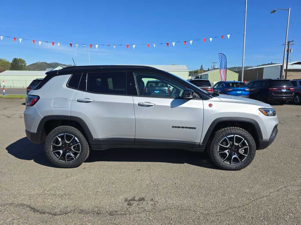 Thumbnail: 2026 Jeep Compass - 6