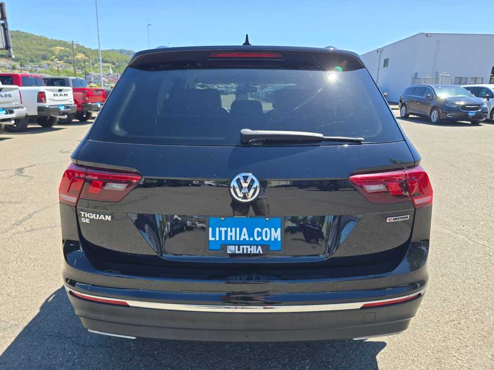 Thumbnail: 2021 Volkswagen Tiguan - 3