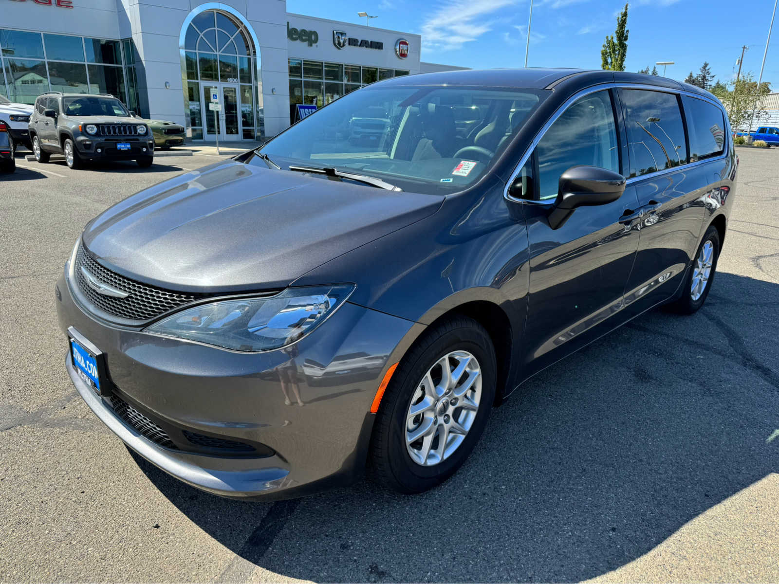 2022 Chrysler Voyager LX -
                Roseburg, OR