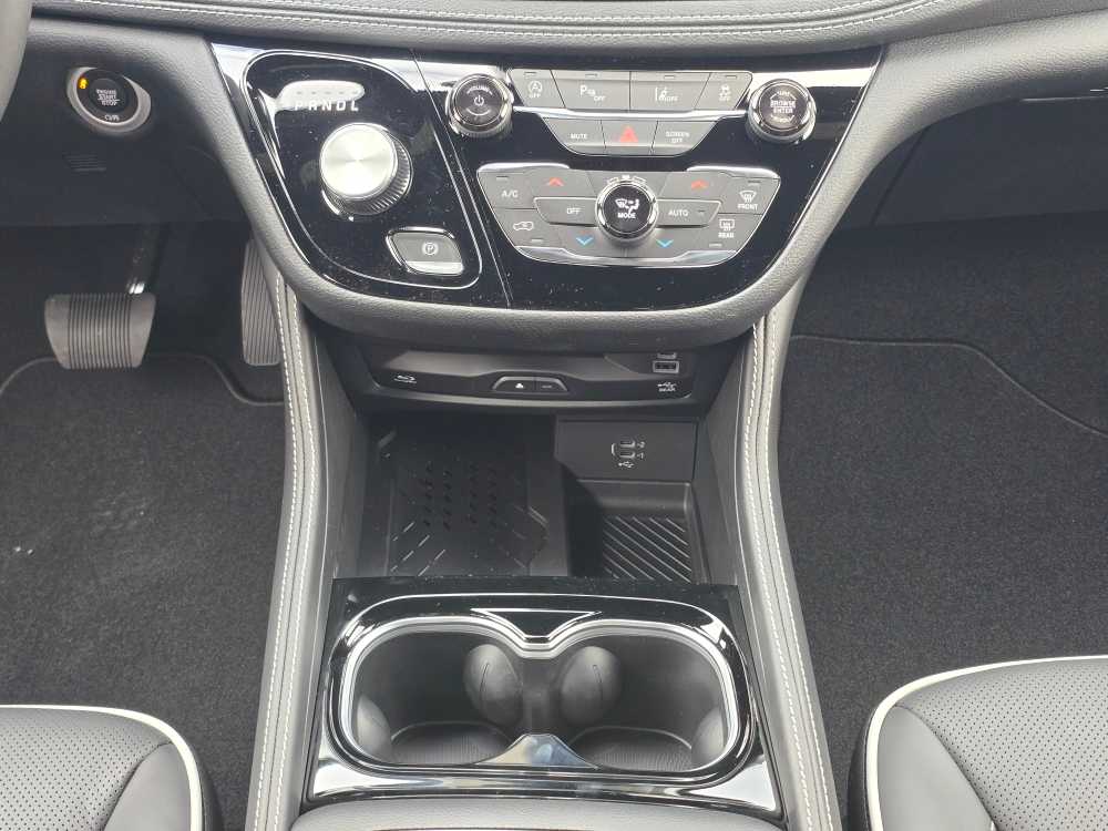 Thumbnail: 2026 Chrysler Pacifica - 13