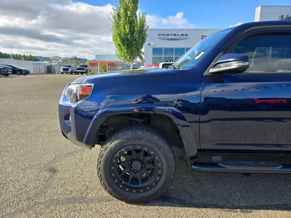 Thumbnail: 2019 Toyota 4Runner - 6