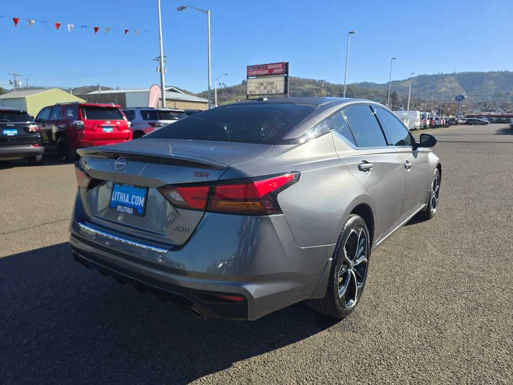 Thumbnail: 2023 Nissan Altima - 5