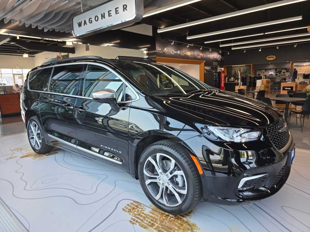 Thumbnail: 2026 Chrysler Pacifica - 6