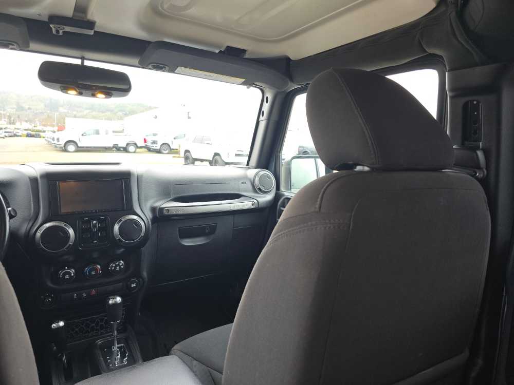 Thumbnail: 2018 Jeep Wrangler - 14