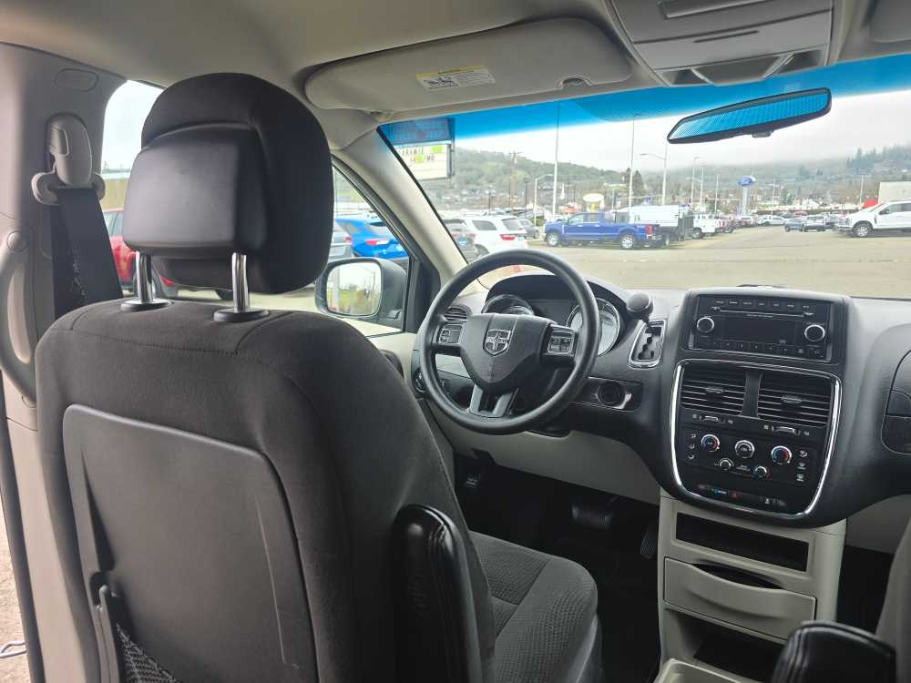 Thumbnail: 2016 Dodge Grand Caravan - 10