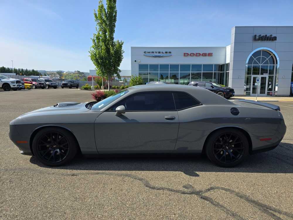 Used 2017 Dodge Challenger R/T with VIN 2C3CDZBT2HH509452 for sale in Roseburg, OR