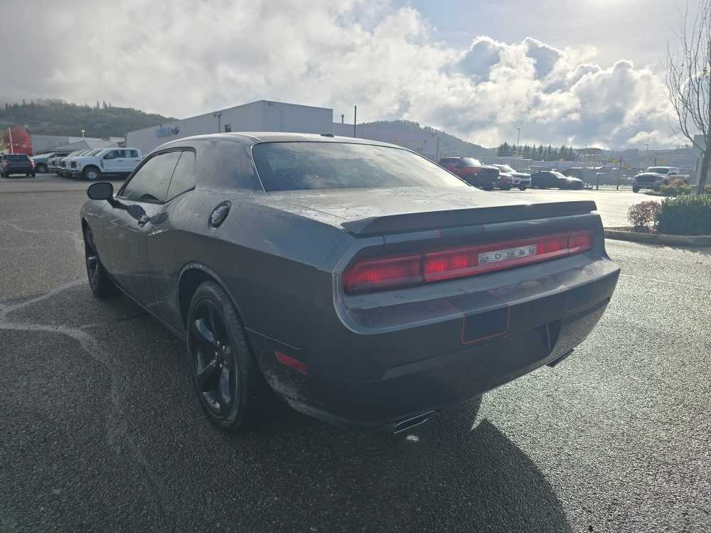 2013 Dodge Challenger R/T photo 2