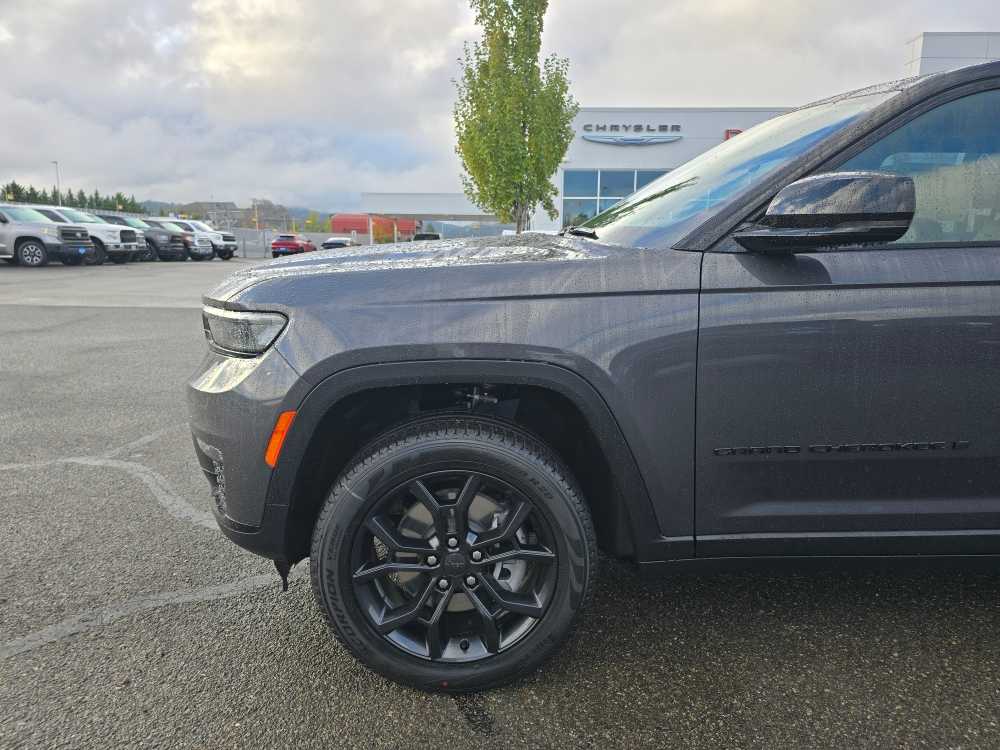 Thumbnail: 2025 Jeep Grand Cherokee L - 19