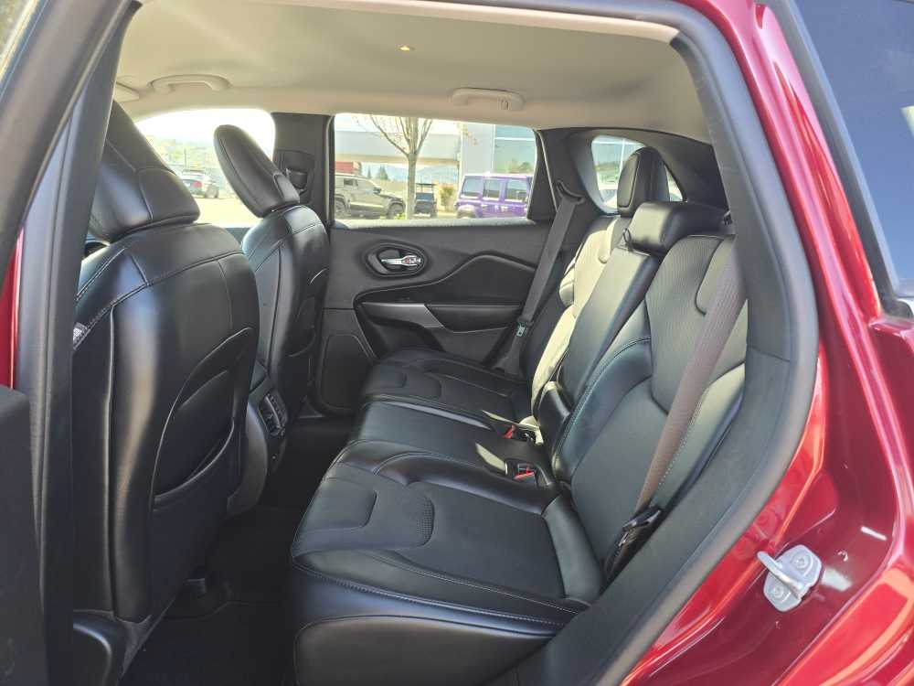 Thumbnail: 2021 Jeep Cherokee - 16