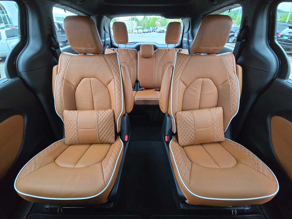 Thumbnail: 2026 Chrysler Pacifica - 18