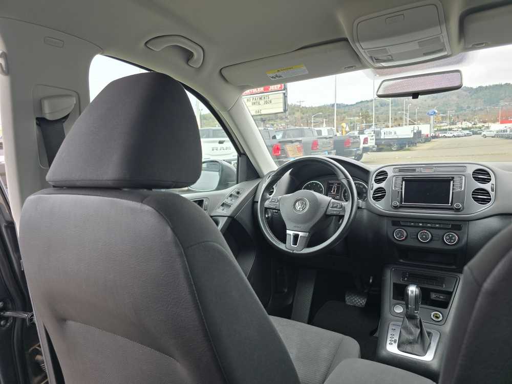 Thumbnail: 2017 Volkswagen Tiguan - 11