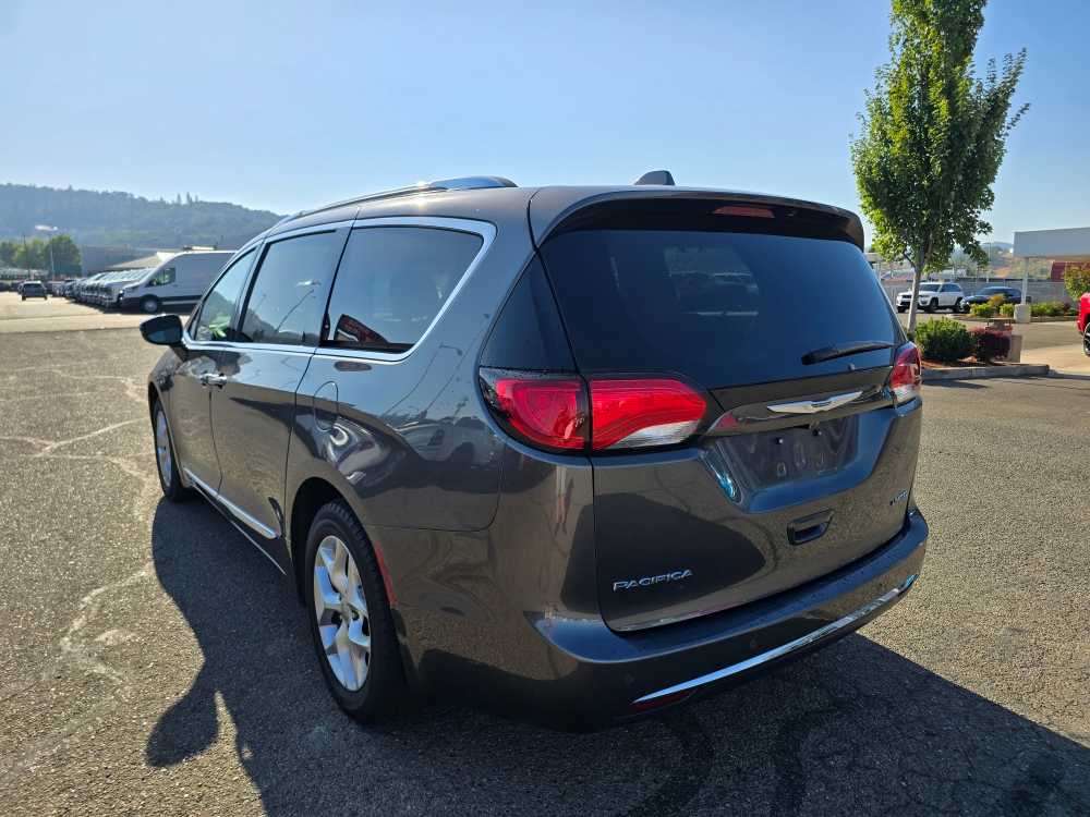 Thumbnail: 2020 Chrysler Pacifica - 2