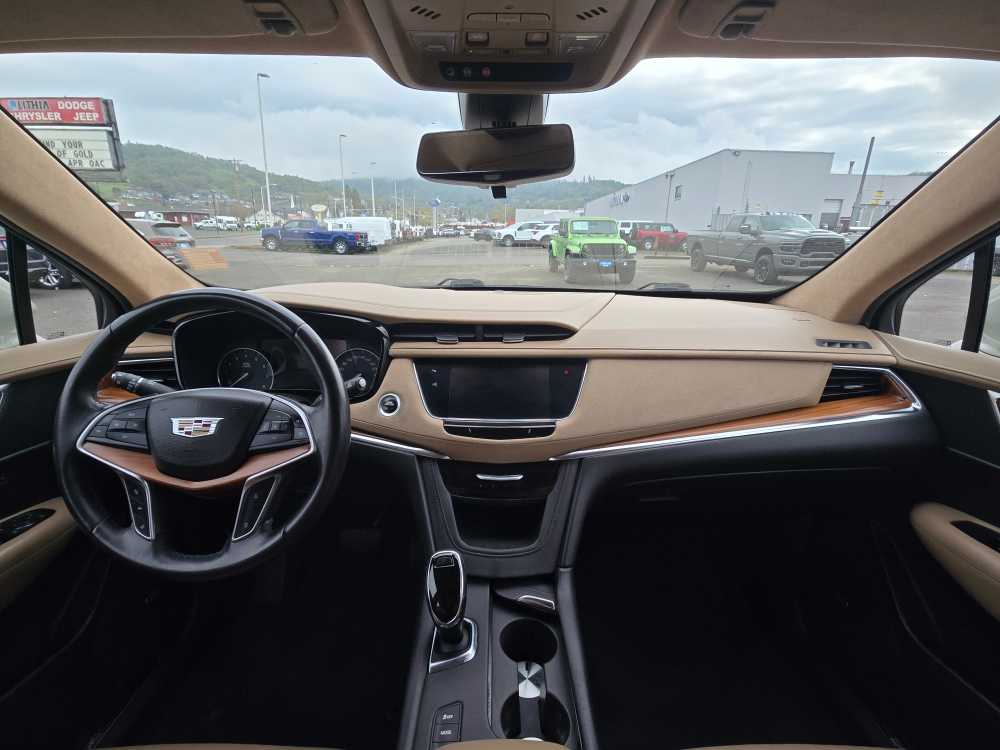 Thumbnail: 2017 Cadillac XT5 - 15