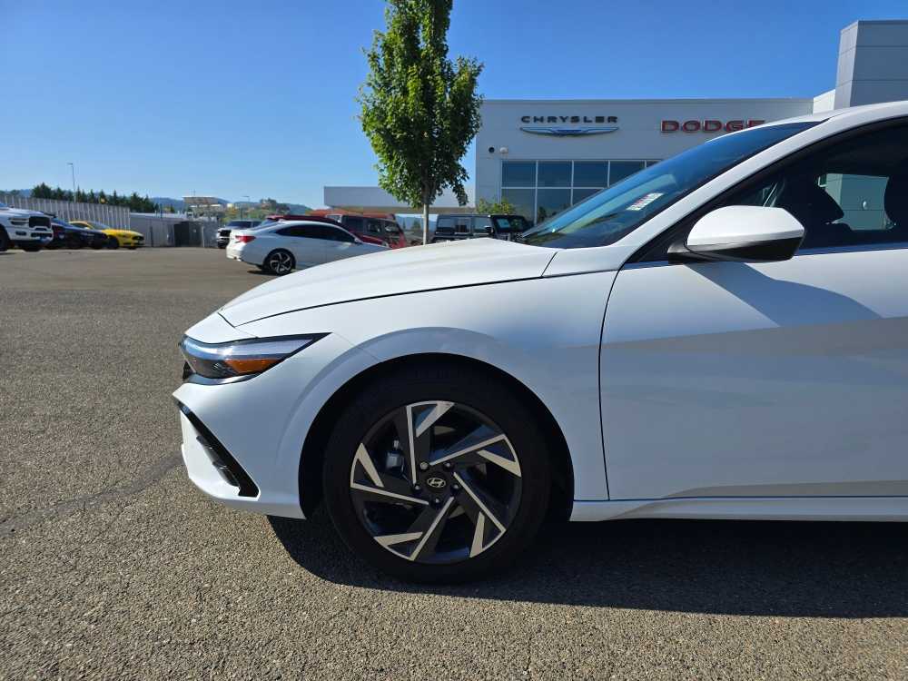 2024 Hyundai Elantra SEL 18