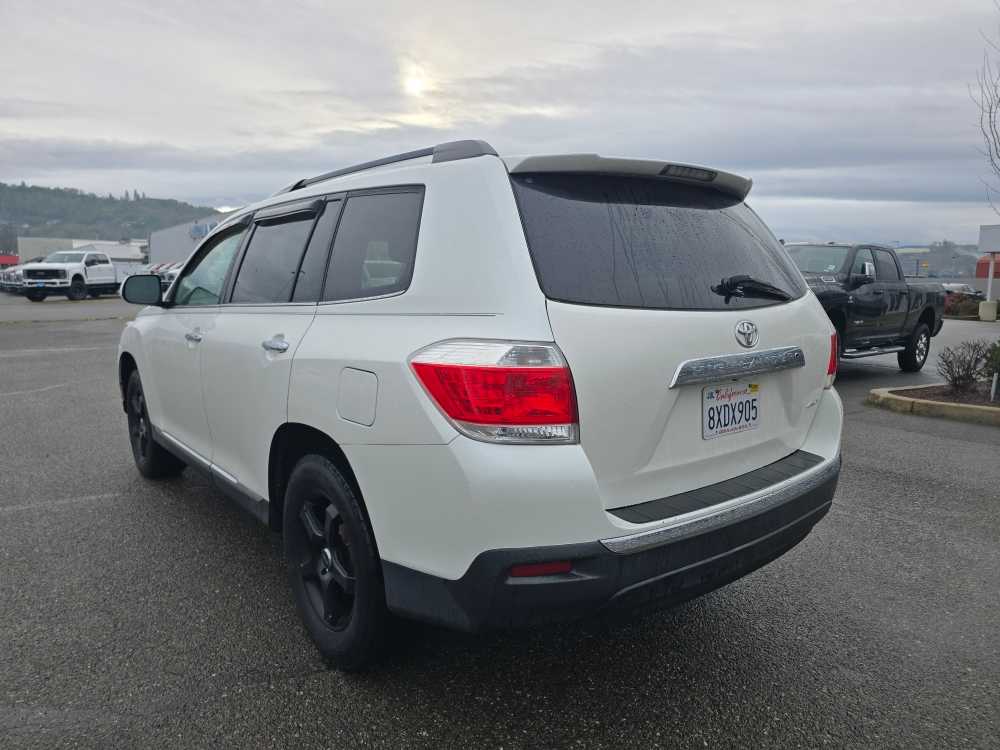 Thumbnail: 2011 Toyota Highlander - 2