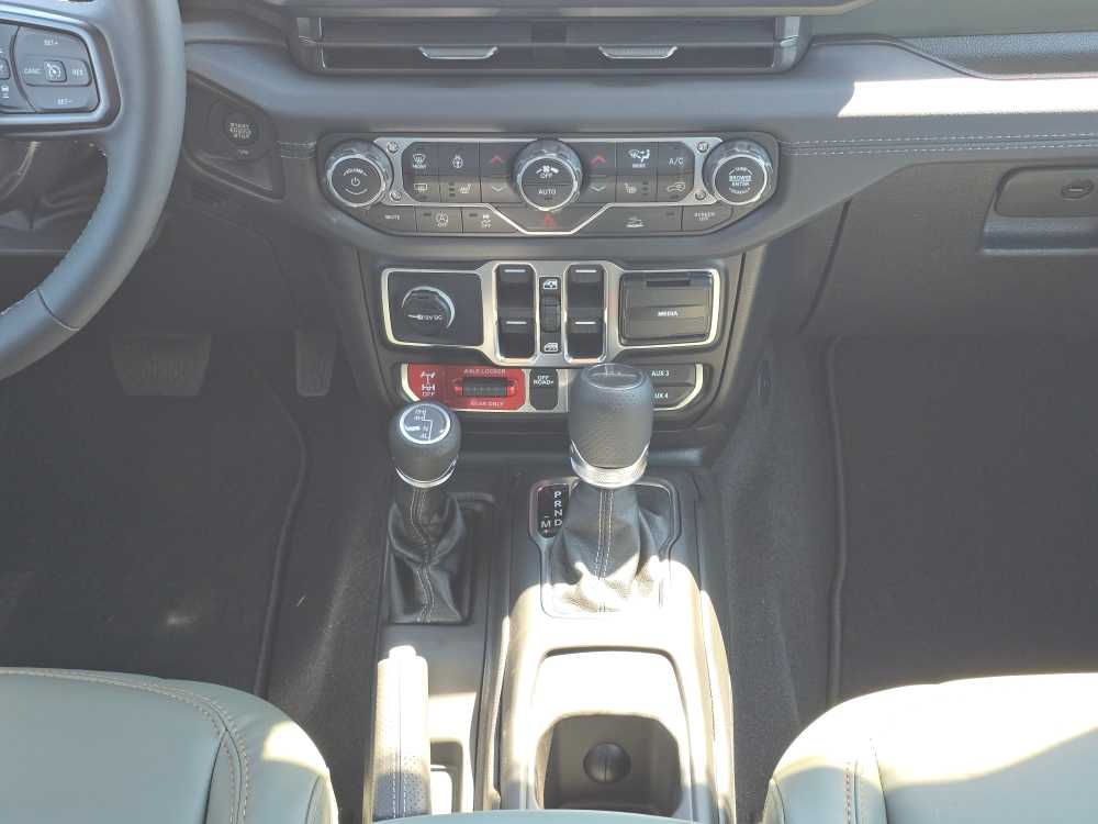 Thumbnail: 2026 Jeep Gladiator - 13