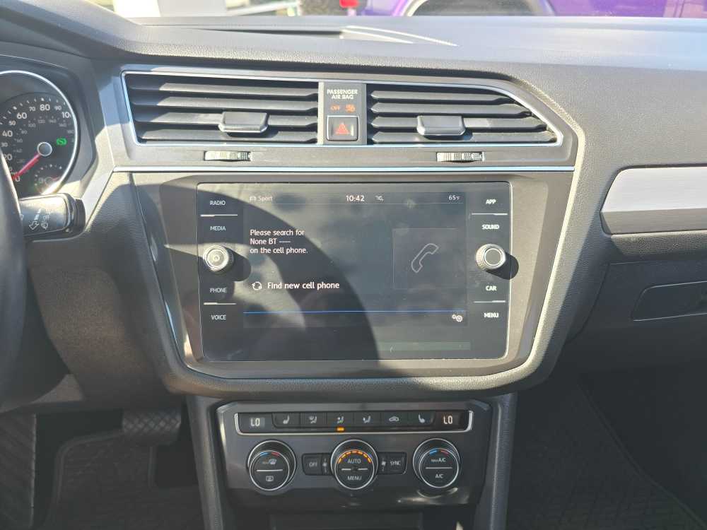 Thumbnail: 2018 Volkswagen Tiguan - 12