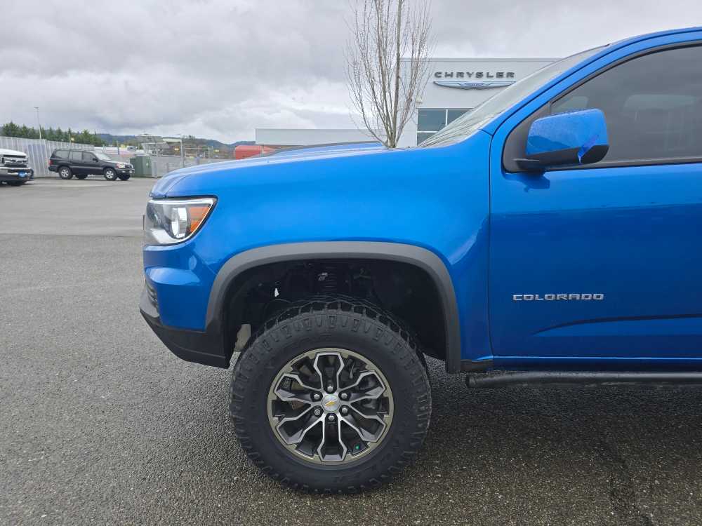 Thumbnail: 2022 Chevrolet Colorado - 18