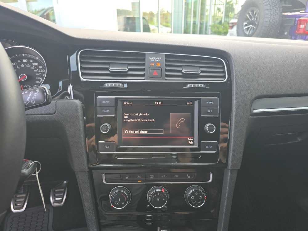 Thumbnail: 2019 Volkswagen Golf - 12