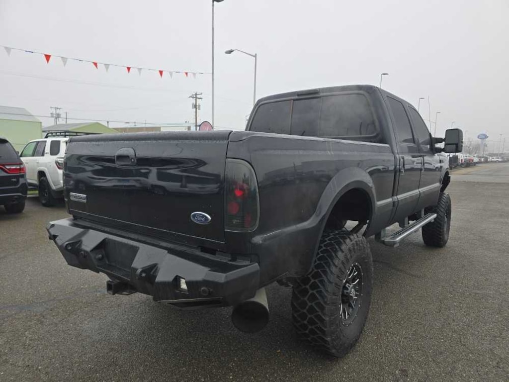 Used 2005 Ford F-250 Truck Crew Cab