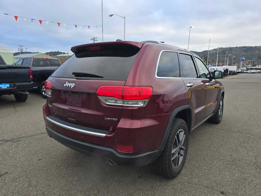 Thumbnail: 2017 Jeep Grand Cherokee - 3