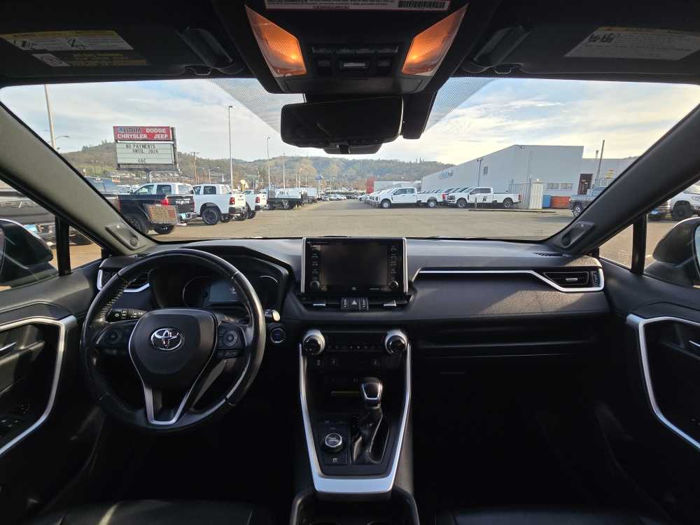 Thumbnail: 2019 Toyota RAV4 - 15