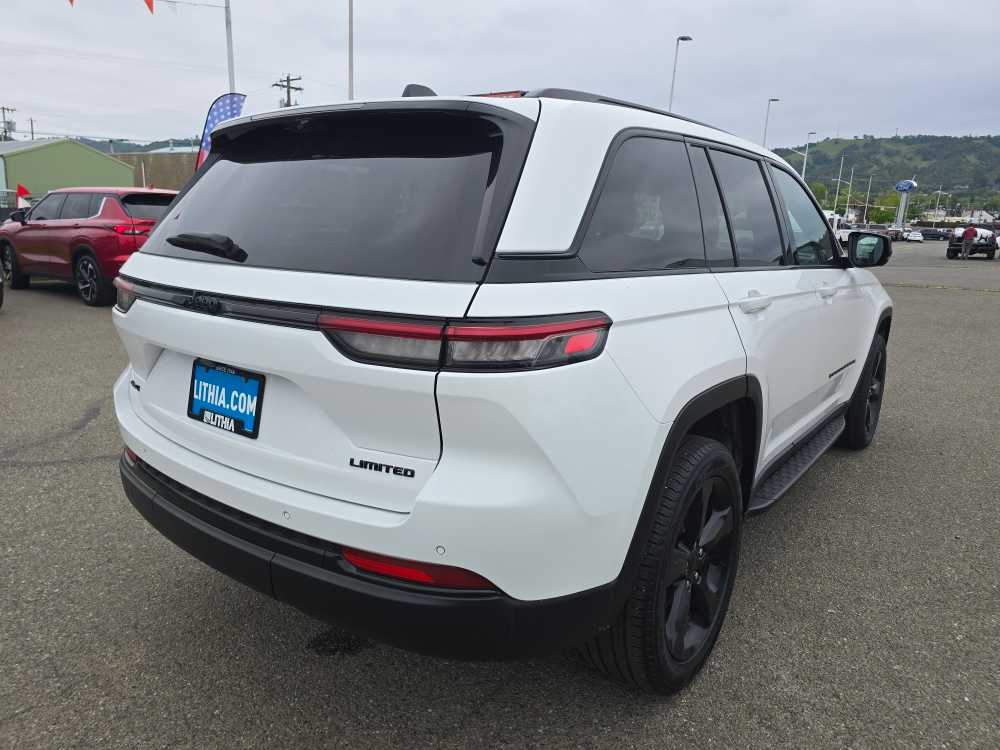 Thumbnail: 2024 Jeep Grand Cherokee - 5