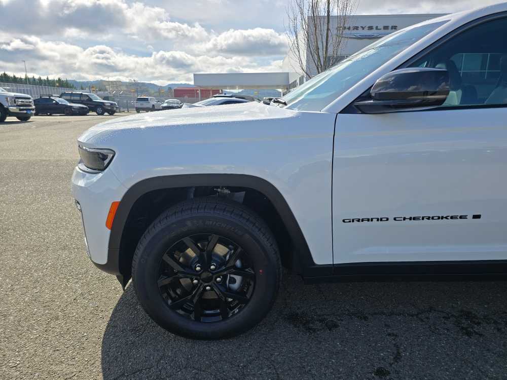 Thumbnail: 2026 Jeep Grand Cherokee - 18