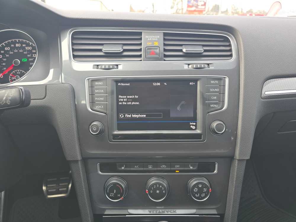 Thumbnail: 2017 Volkswagen Golf - 13