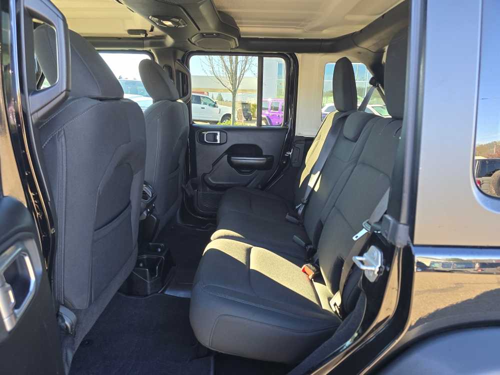 Thumbnail: 2018 Jeep Wrangler - 16