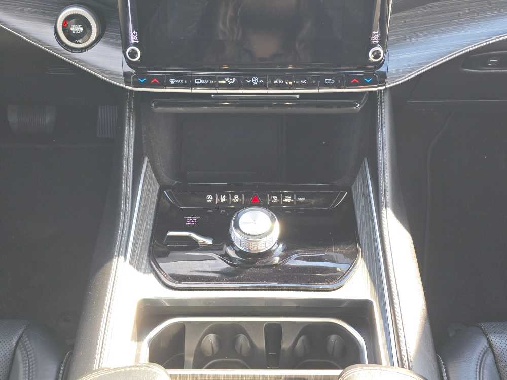 Thumbnail: 2024 Jeep Wagoneer - 13