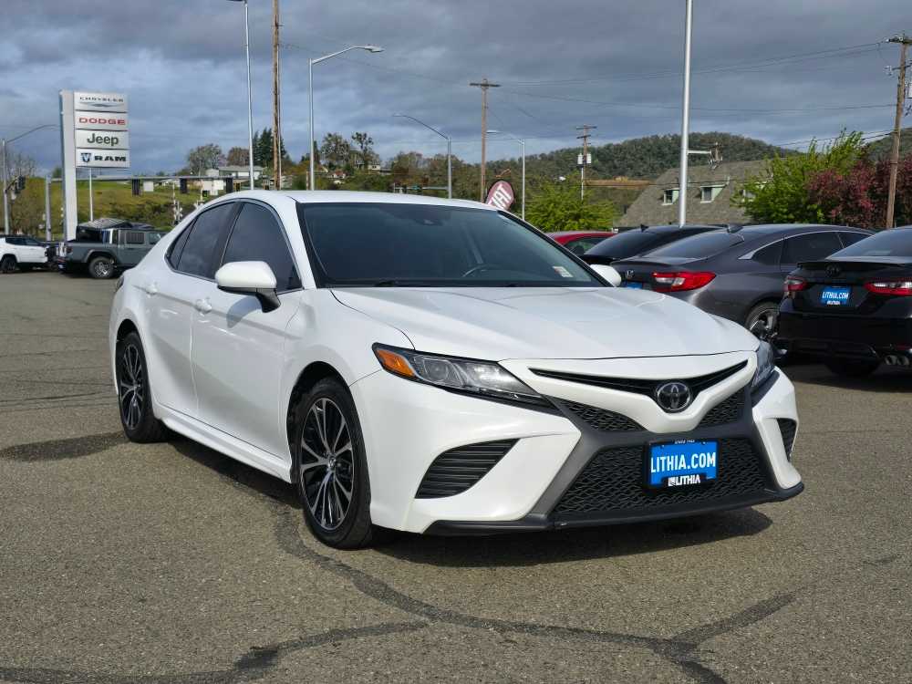2020 Toyota Camry SE 7