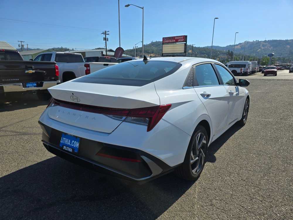 2024 Hyundai Elantra SEL 5