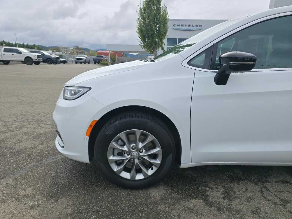 Thumbnail: 2026 Chrysler Pacifica - 19