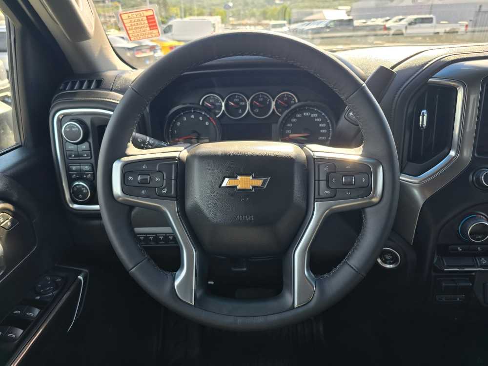 Thumbnail: 2022 Chevrolet Silverado 3500 - 12